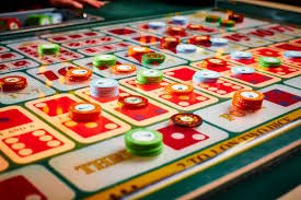 Tampilan meja Live Baccarat dengan dealer profesional dan kamera multi-sudut di kaja77